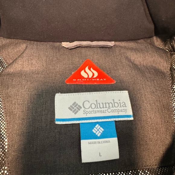 Like new! Women's Columbia knee length winter coat - Picture 3 of 5